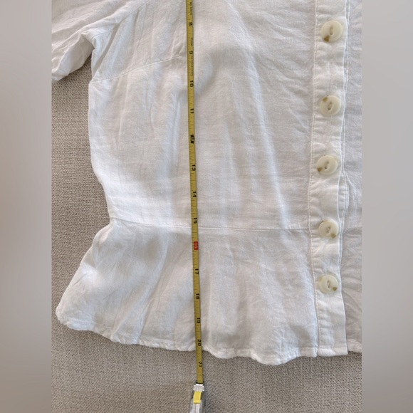 Universal Thread White Button Down Short Puffy Sleeve Top. Size Small - Picture 8 of 10